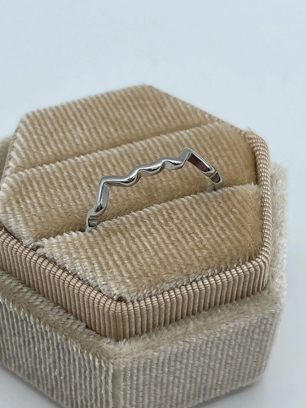 Mea Nani Milano asymmetrisk ring sølv vanntett 16