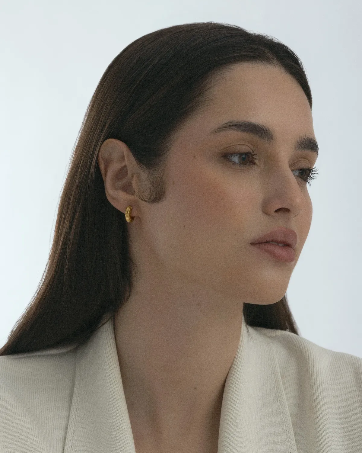 Mockberg Ribbed Hoops Small øredobber gull 14 mm rillet