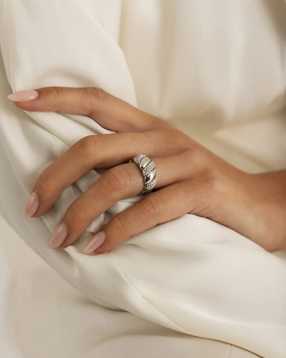 Mockberg Noela ring sølv hvit Preciosa