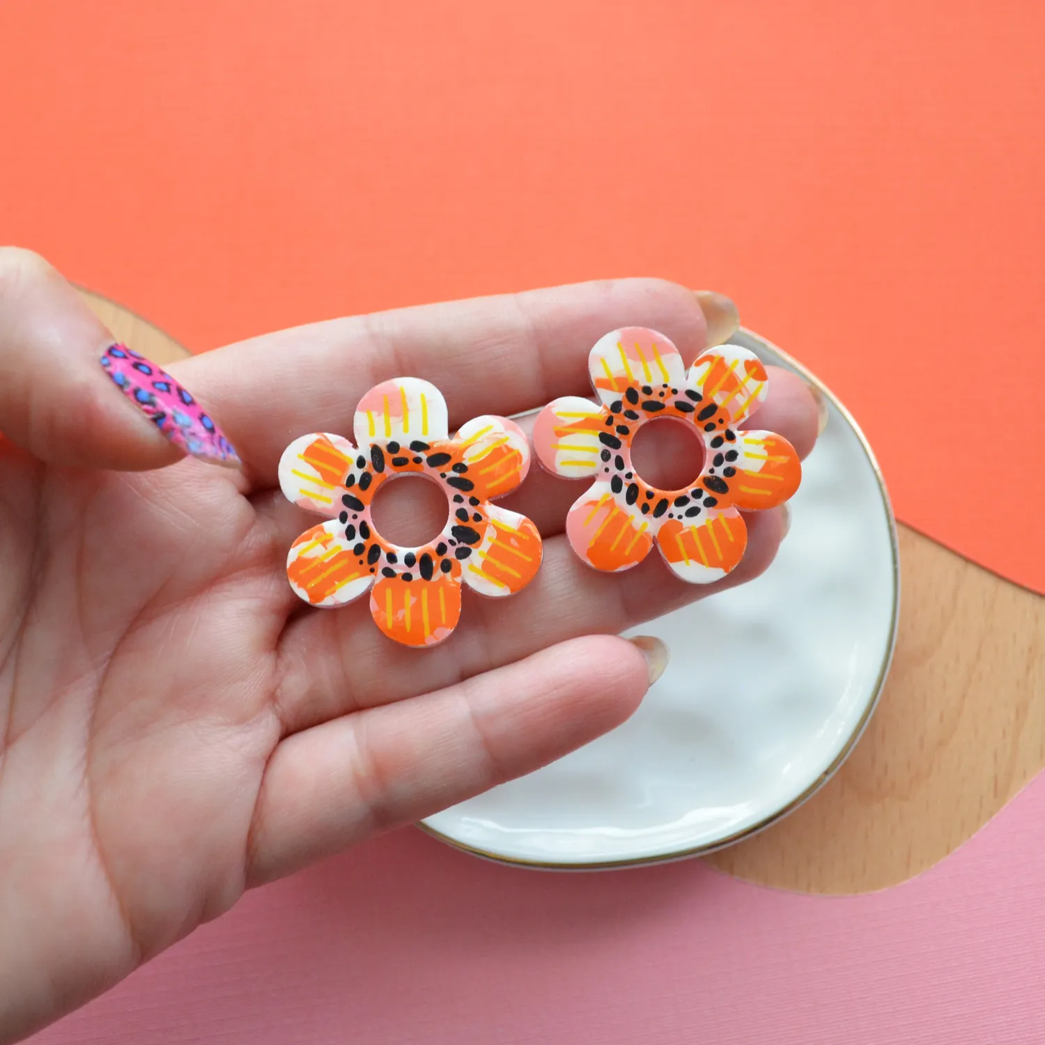 BooandBooFactory Orange Pink Flower Stud blomsterøredobber