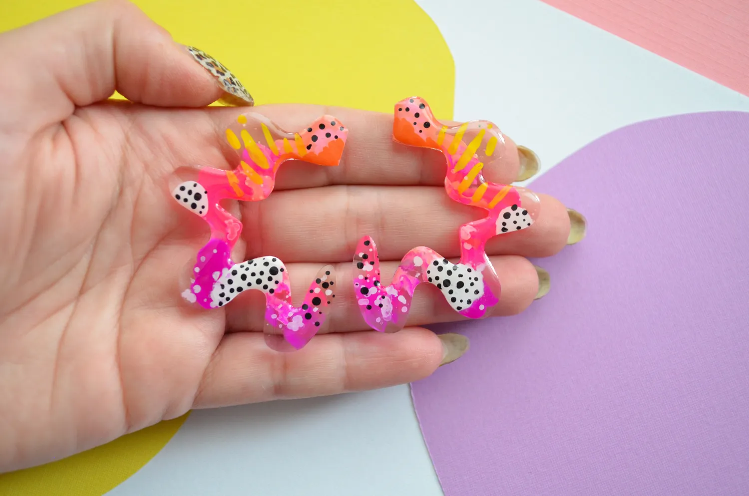 BooandBooFactory Squiggle Doodle øredobber oransje rosa