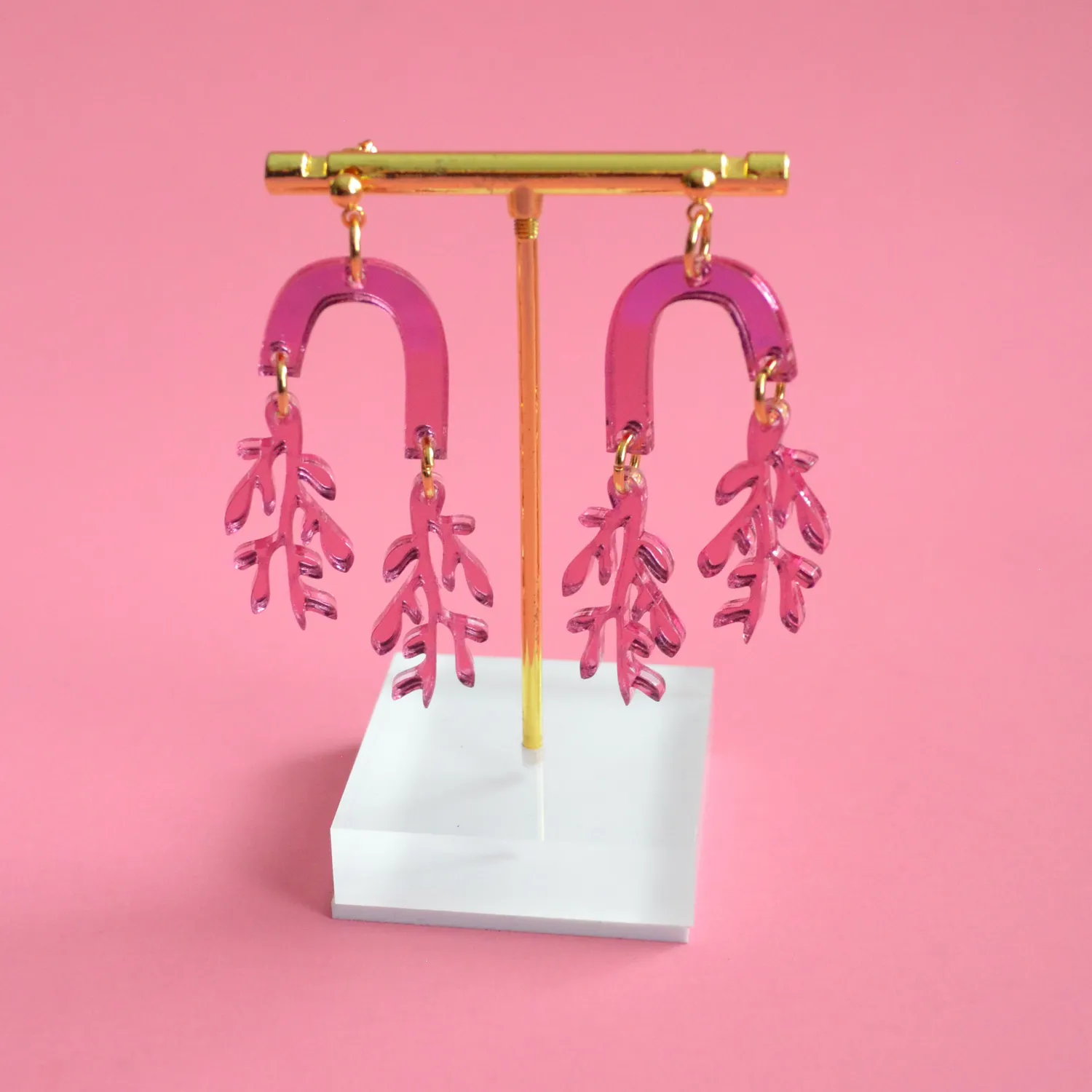 BooandBooFactory Pink Leaf Acrylic Arch øredobber gull