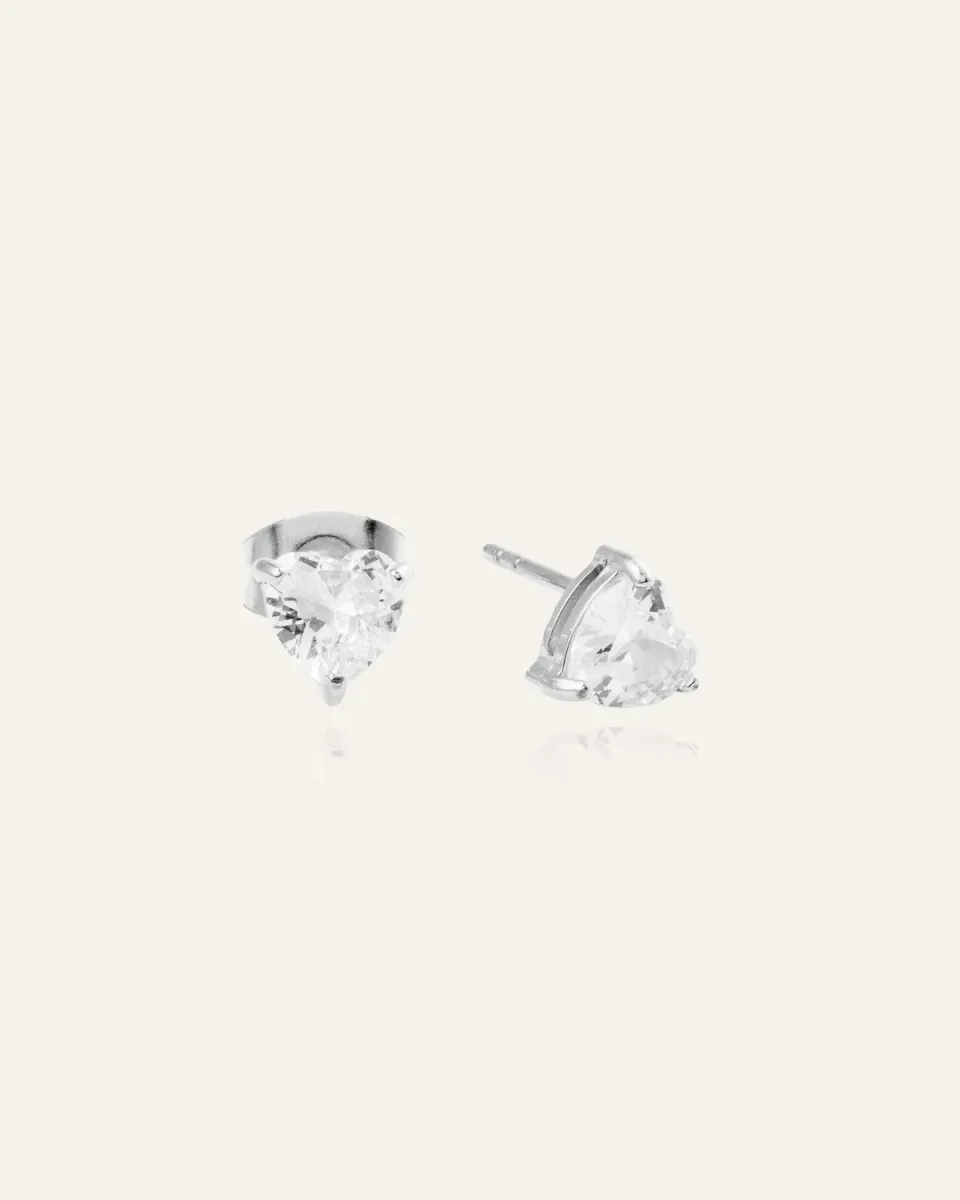 Mockberg Bonne White Studs øreringer sølv hjerte
