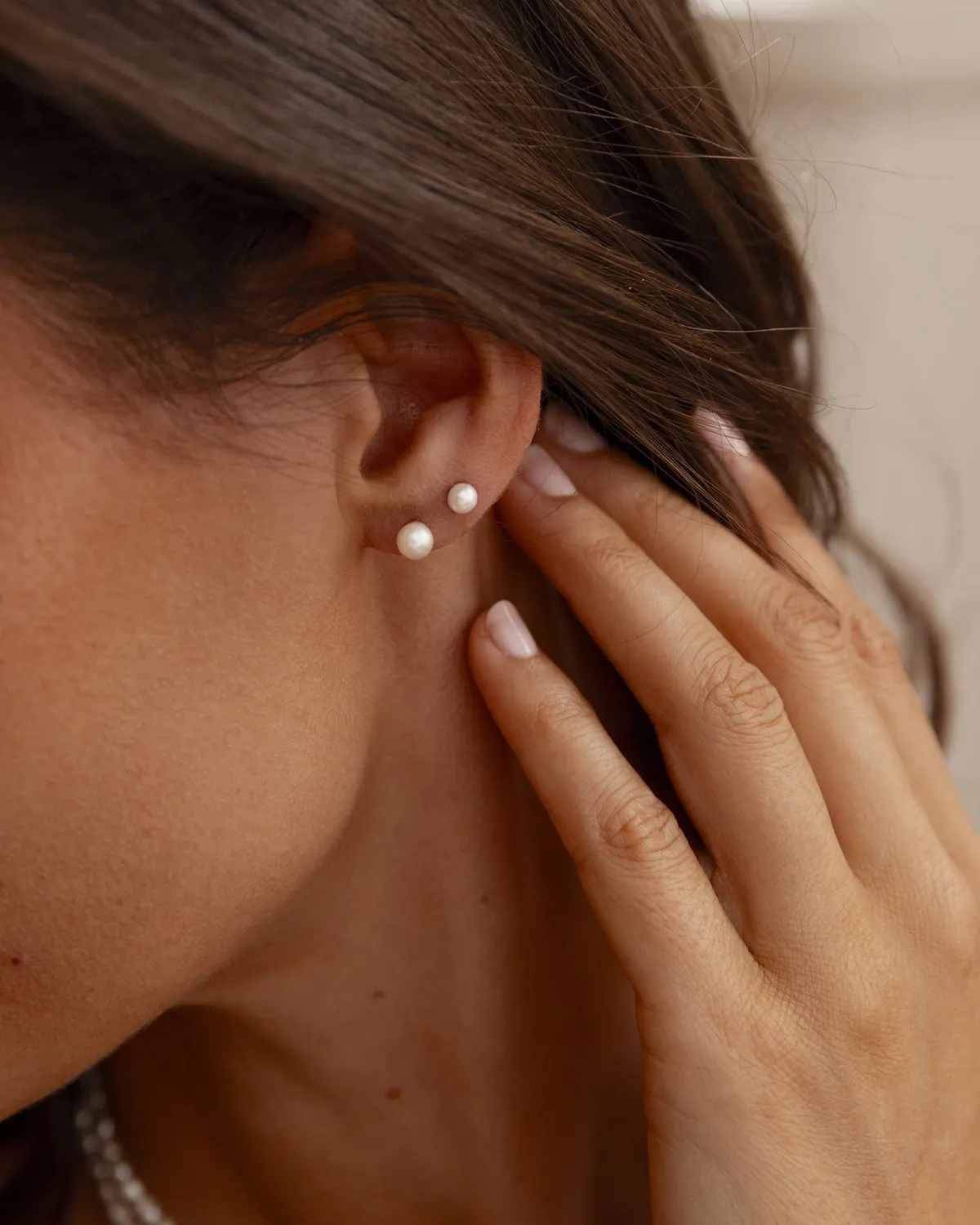 Mockberg Pearl Studs Small øredobber gull perle