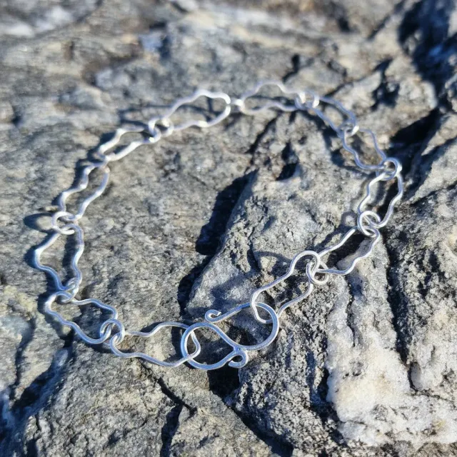 Kunstnerbonden Holme armbånd i sølv håndlaget