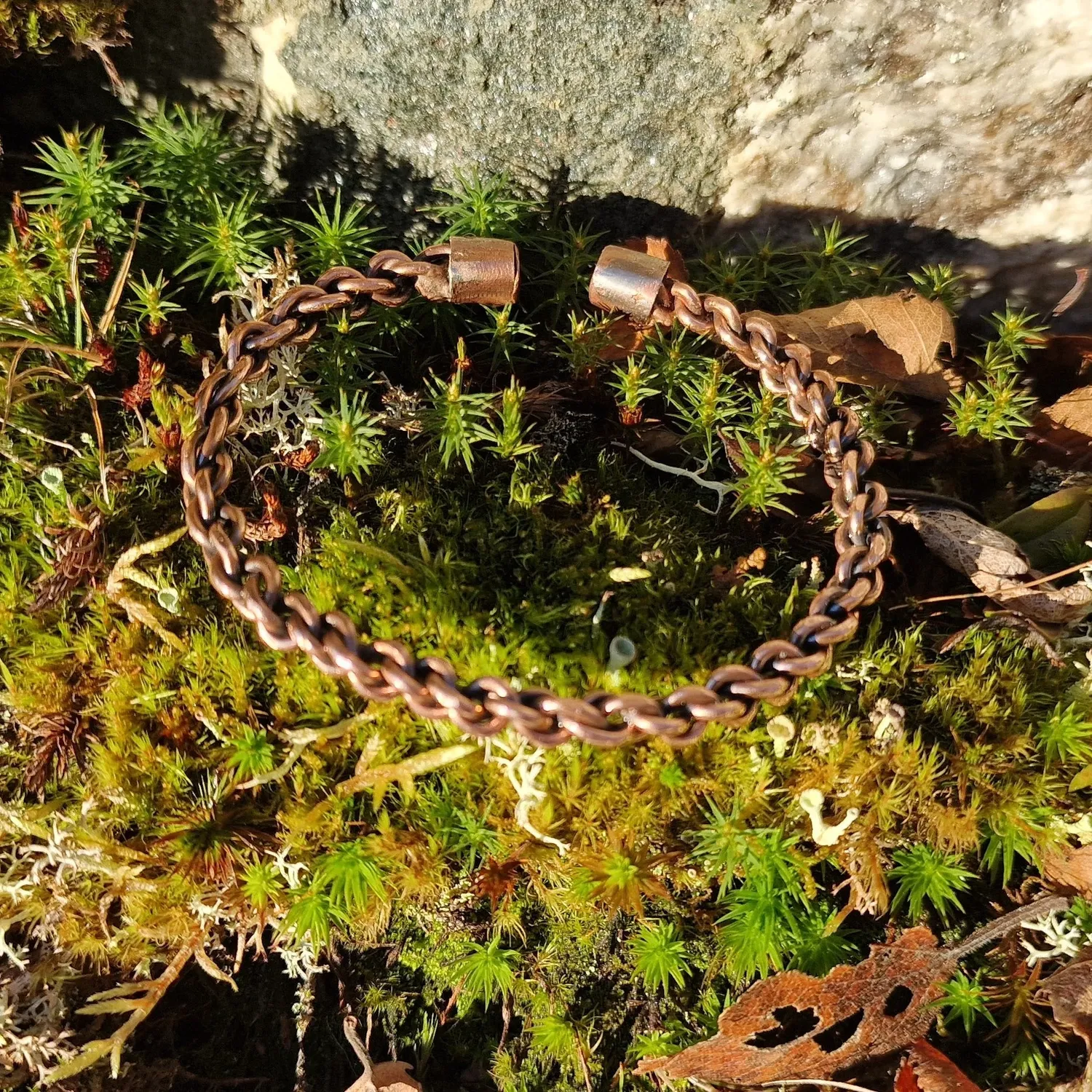 Kunstnerbonden Seid armring kobber flettet