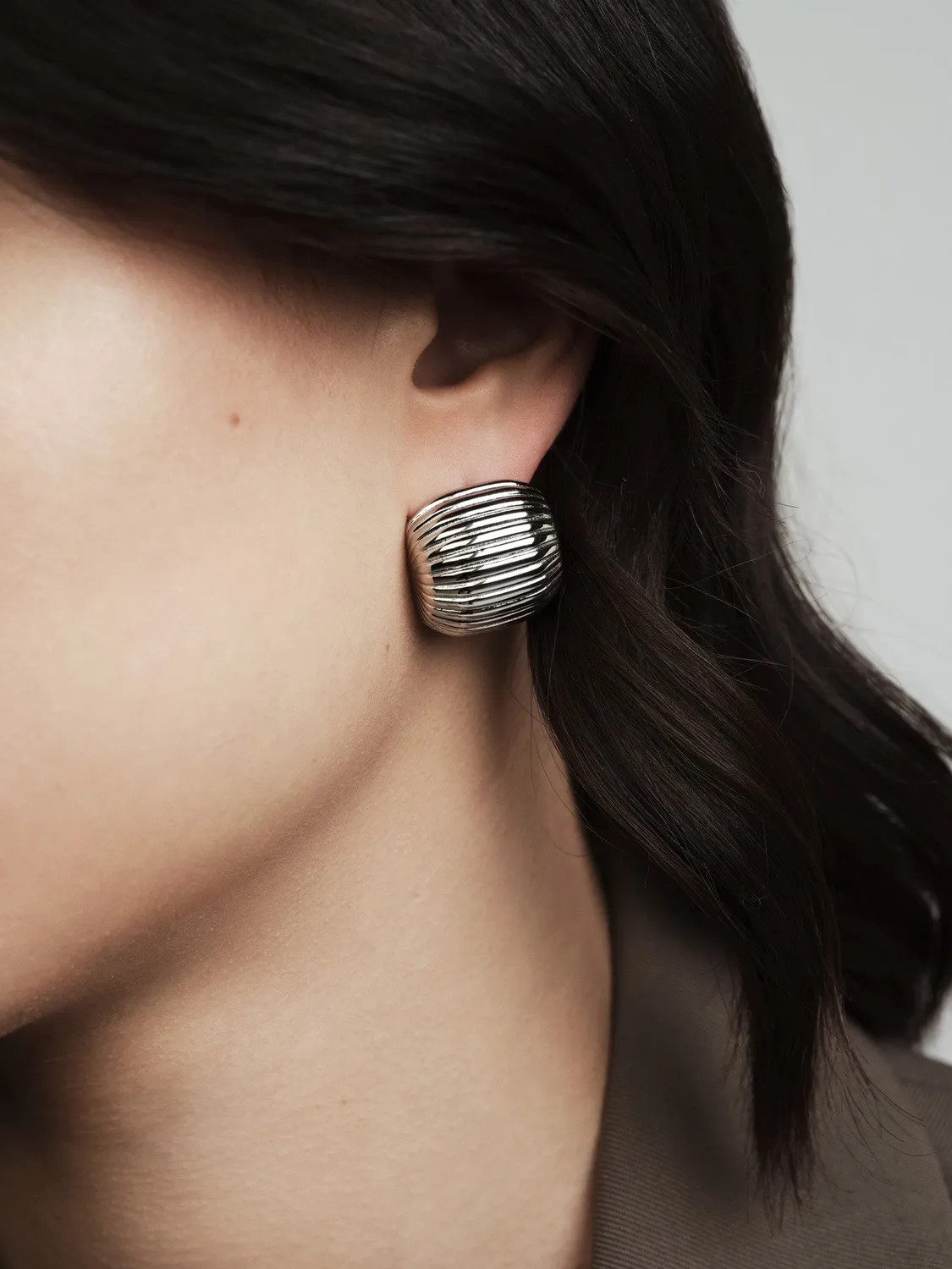 Mockberg Retro Ribbed øreringer sølv 23 mm
