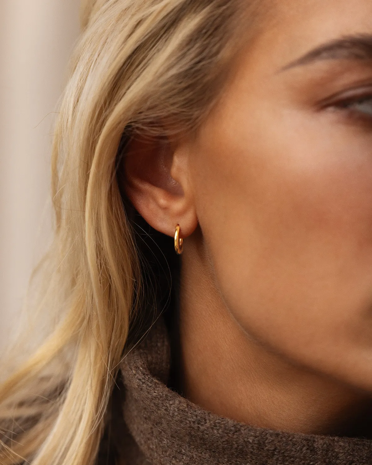 Mockberg Slim Small Hoops øredobber gull 13 mm