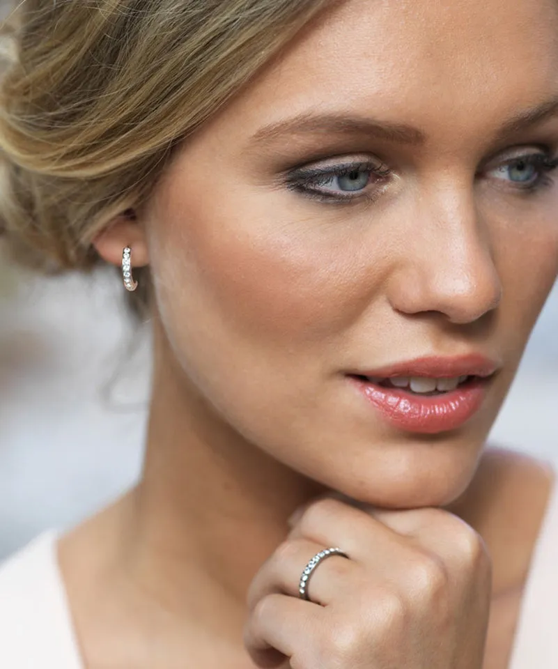 Blomdahl Brilliance Curved ring crystal titan