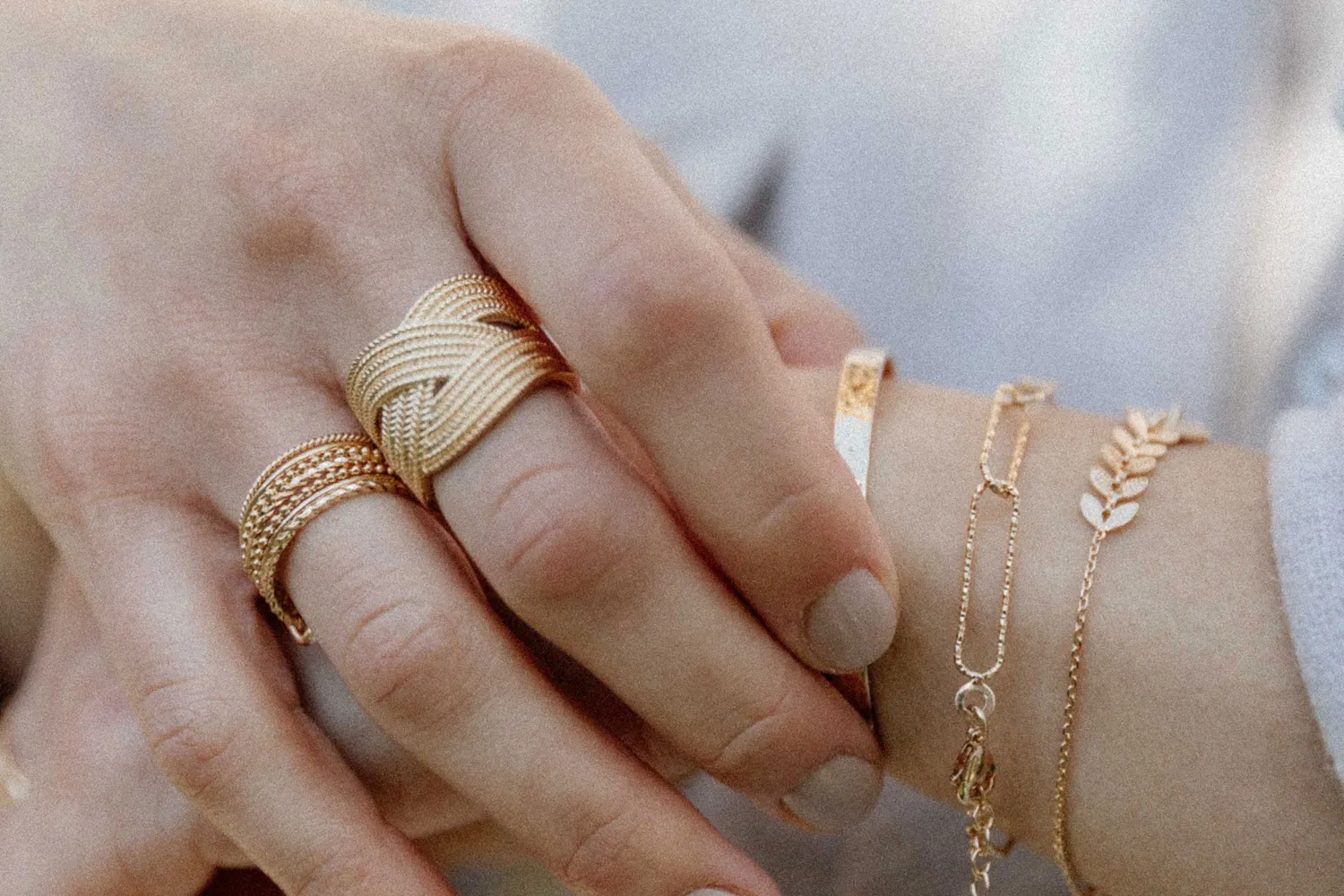 Eremis Chloé ring i 18 karat gull