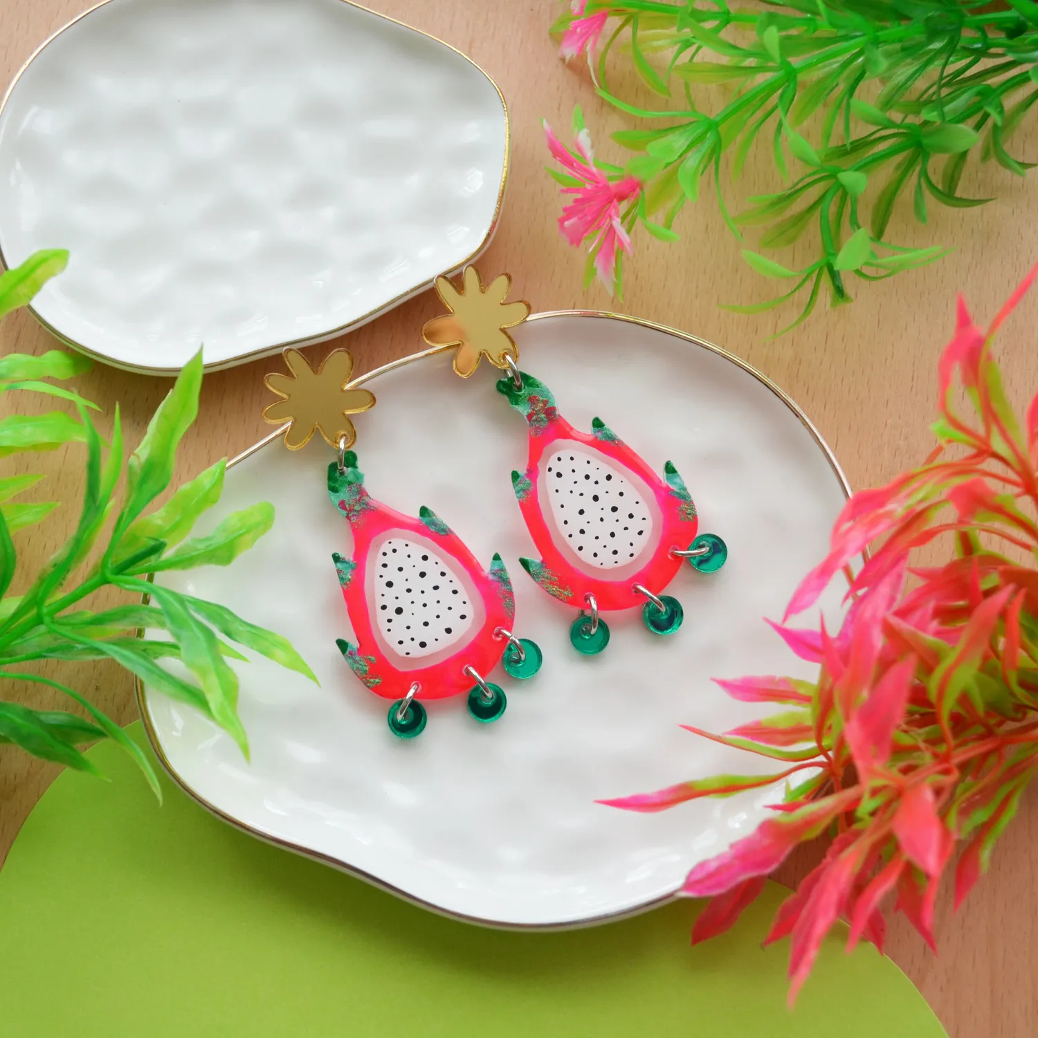 BooandBooFactory Neon Pink Dragon Fruit fruktøredobber