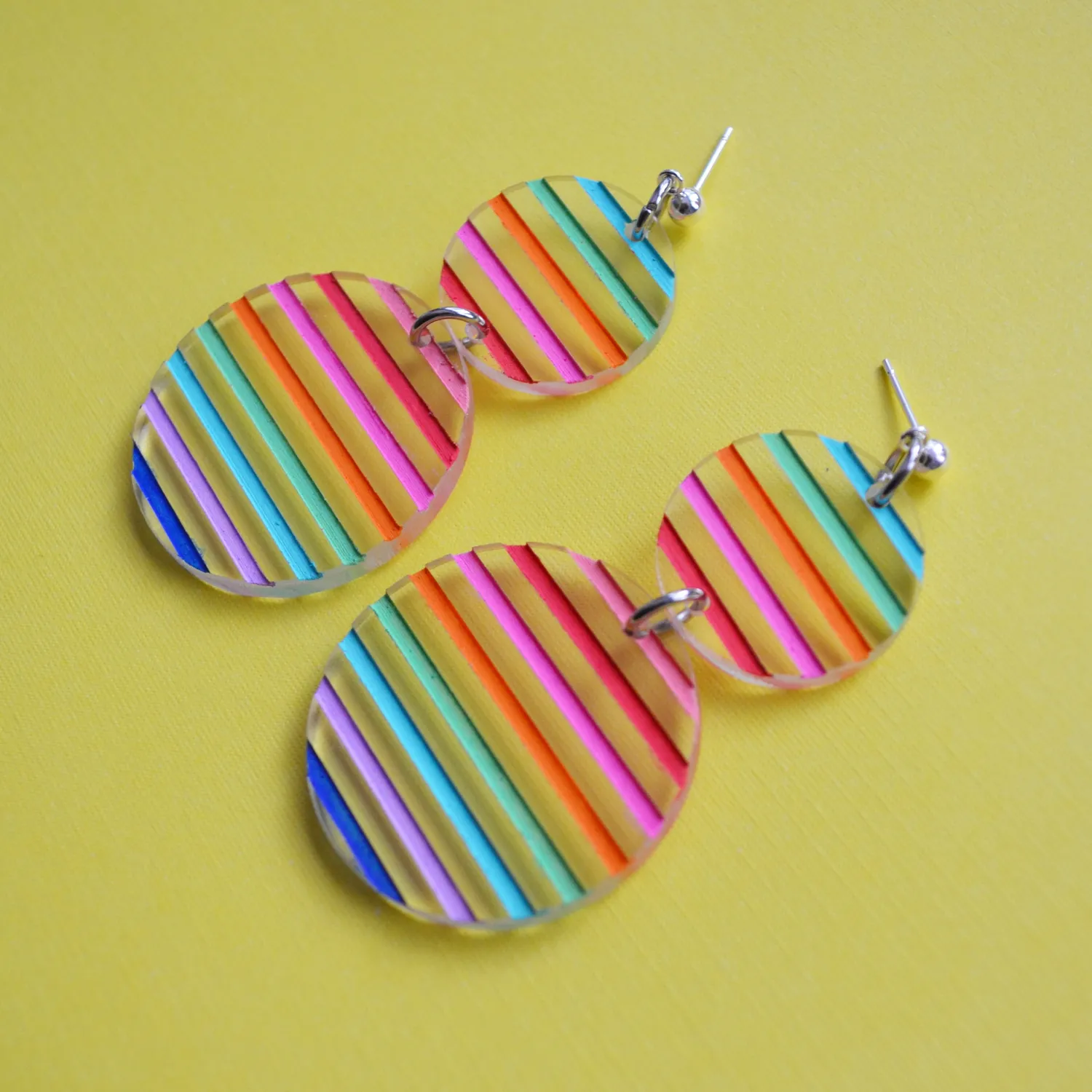 BooandBooFactory Rainbow Stripe øredobber gull oval
