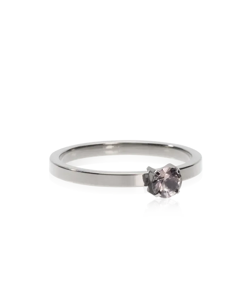 Blomdahl Tiffany ring svart titan CZ