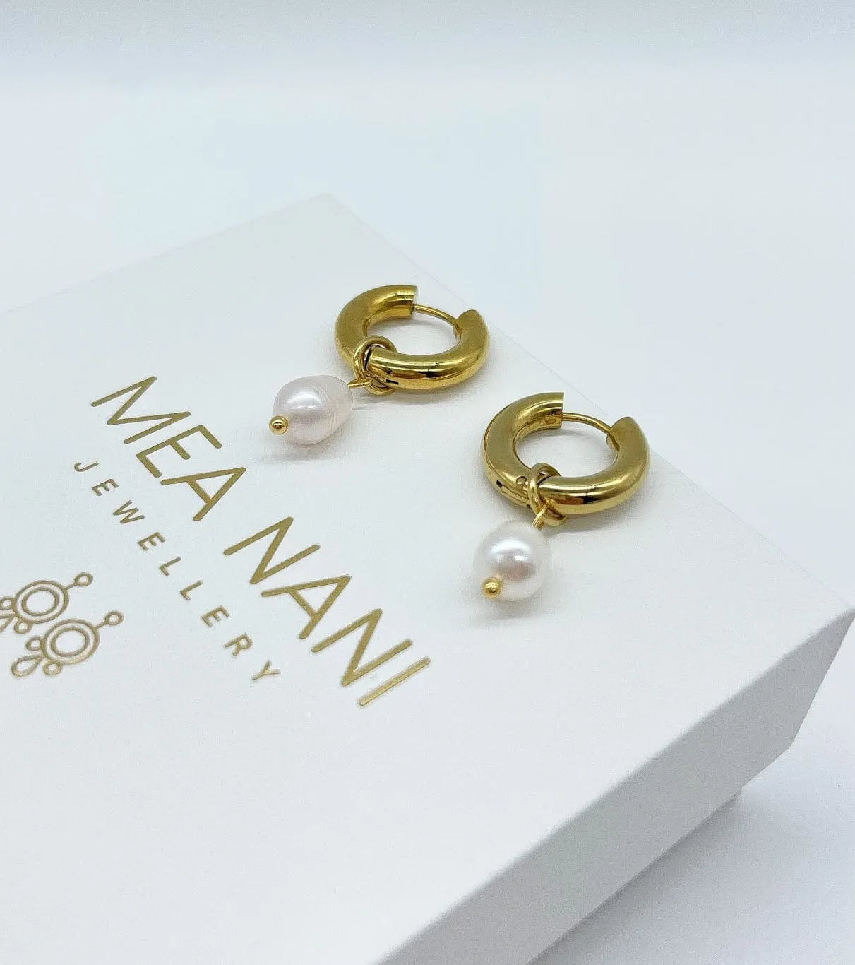 Mea Nani Dara Pearl Hoops øredobber 14K gull hvit