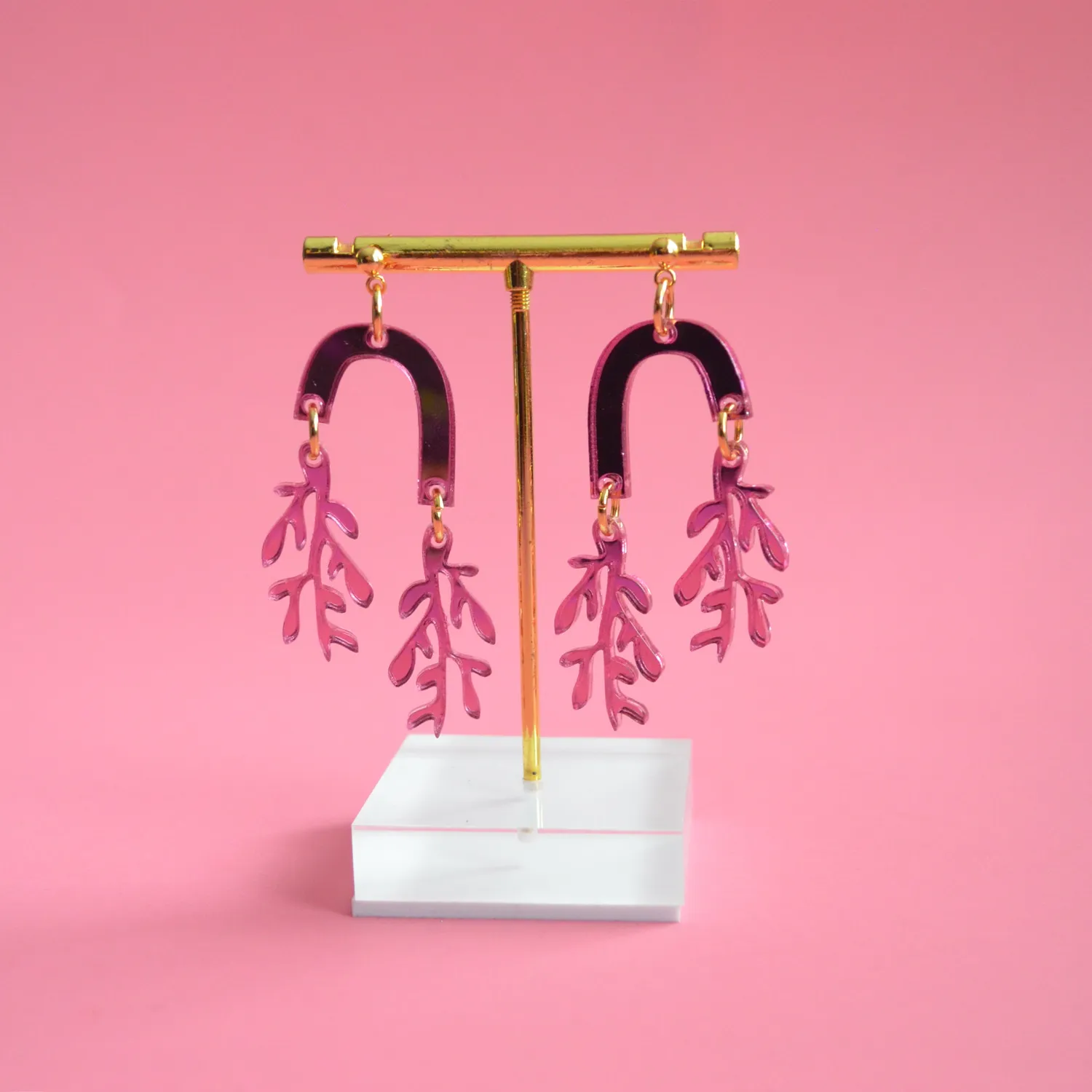 BooandBooFactory Pink Leaf Acrylic Arch øredobber gull