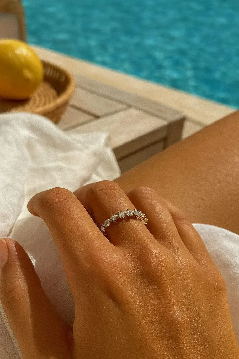 Mea Nani Celeste ring gull zirkonia hvit 17