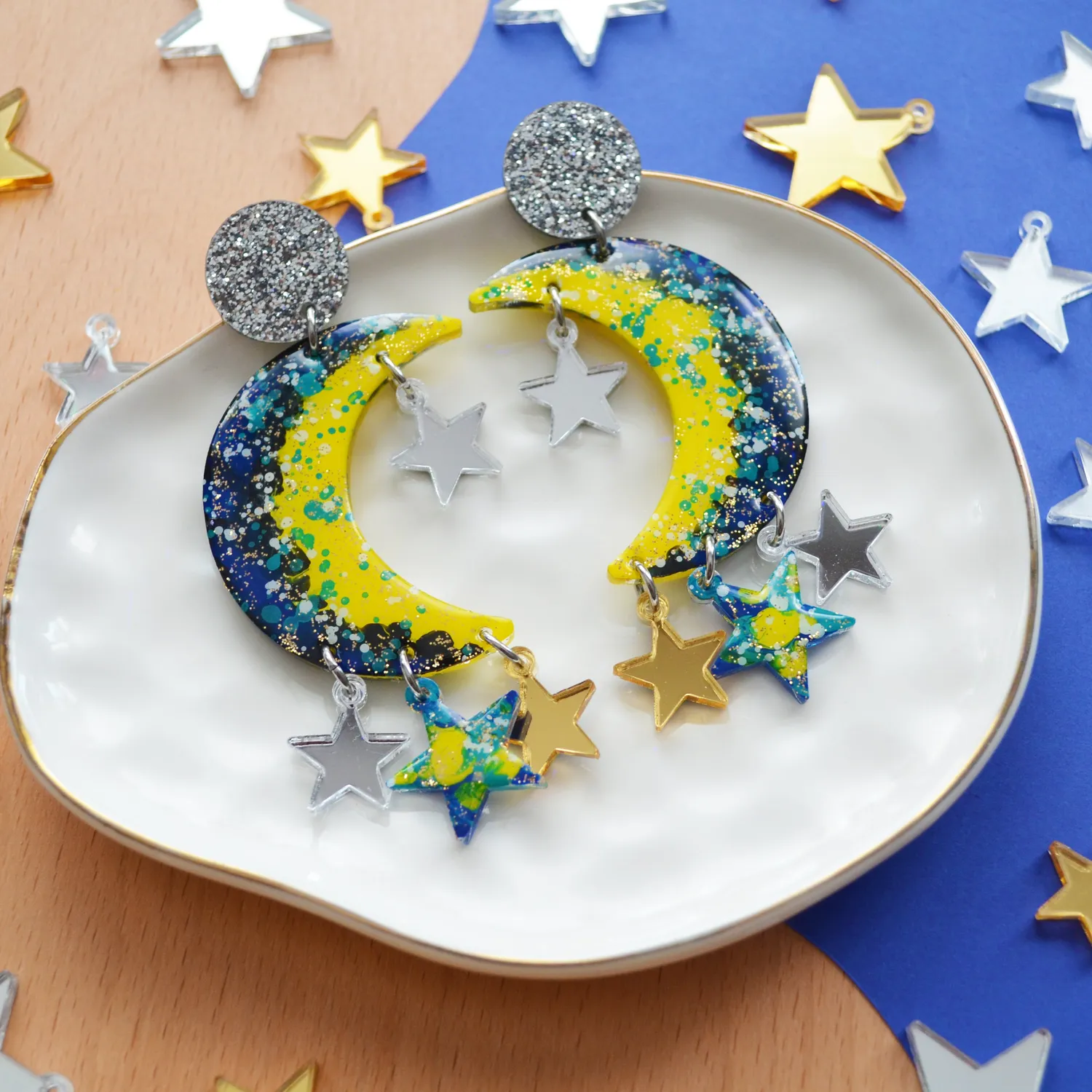 BooandBooFactory Crescent Moon øredobber metallisk stjerne