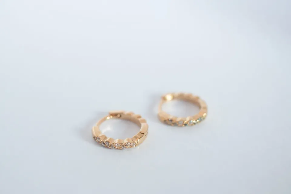 Eremis Simona ørepynt gull 12 mm 18k