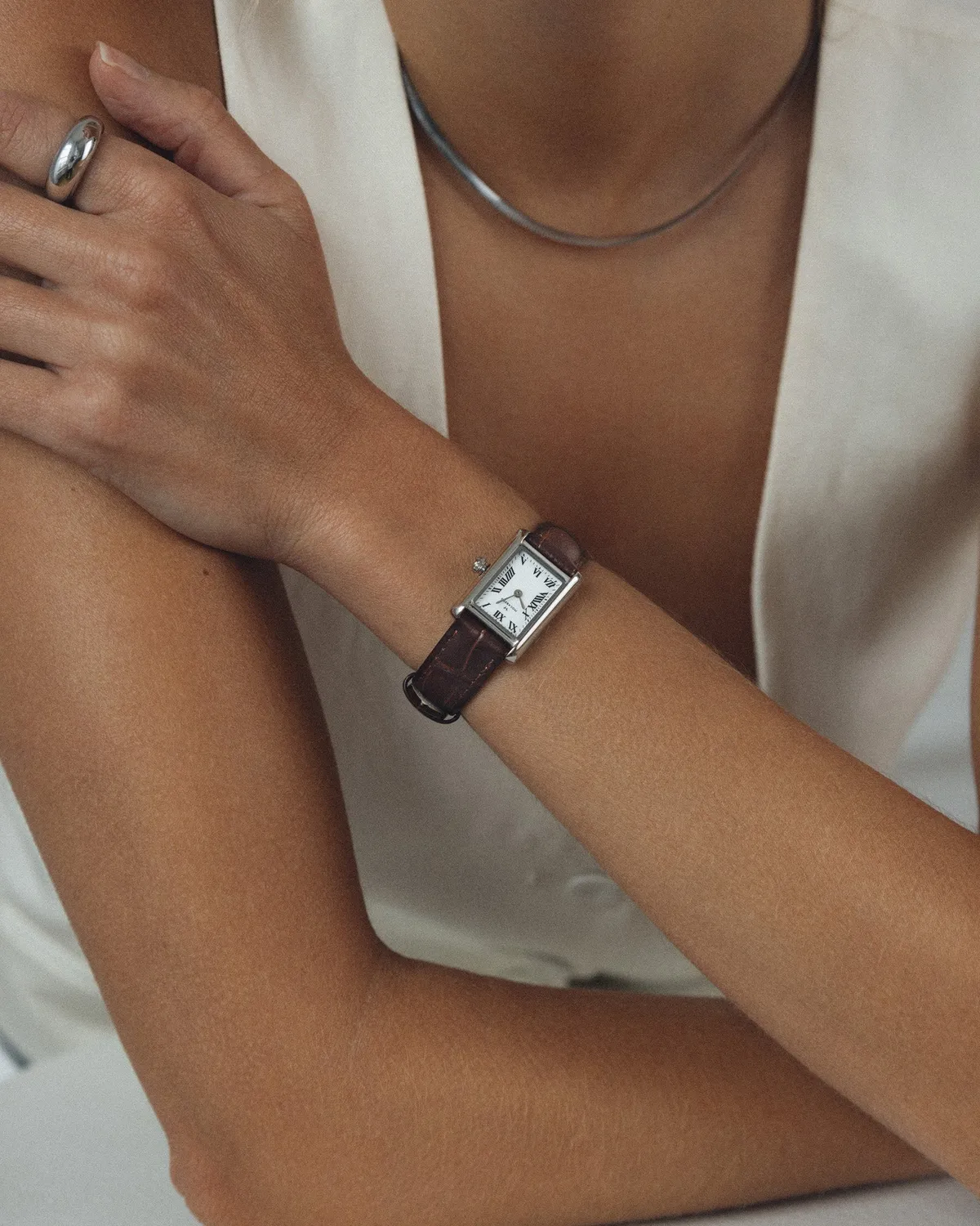 Mockberg Timeless klokke brunt skinn 19x28 mm