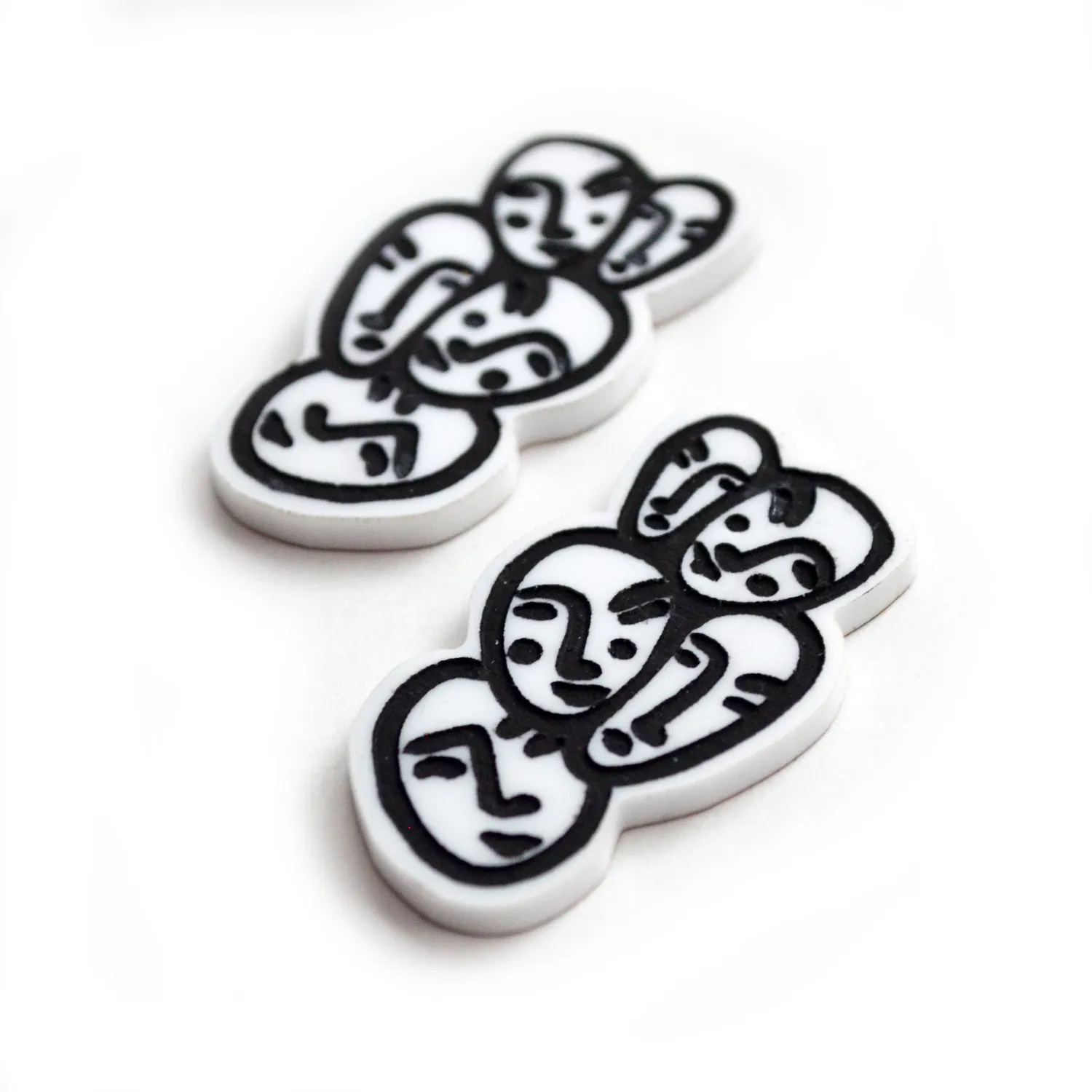 BooandBooFactory Small Face øredobber svart hvit