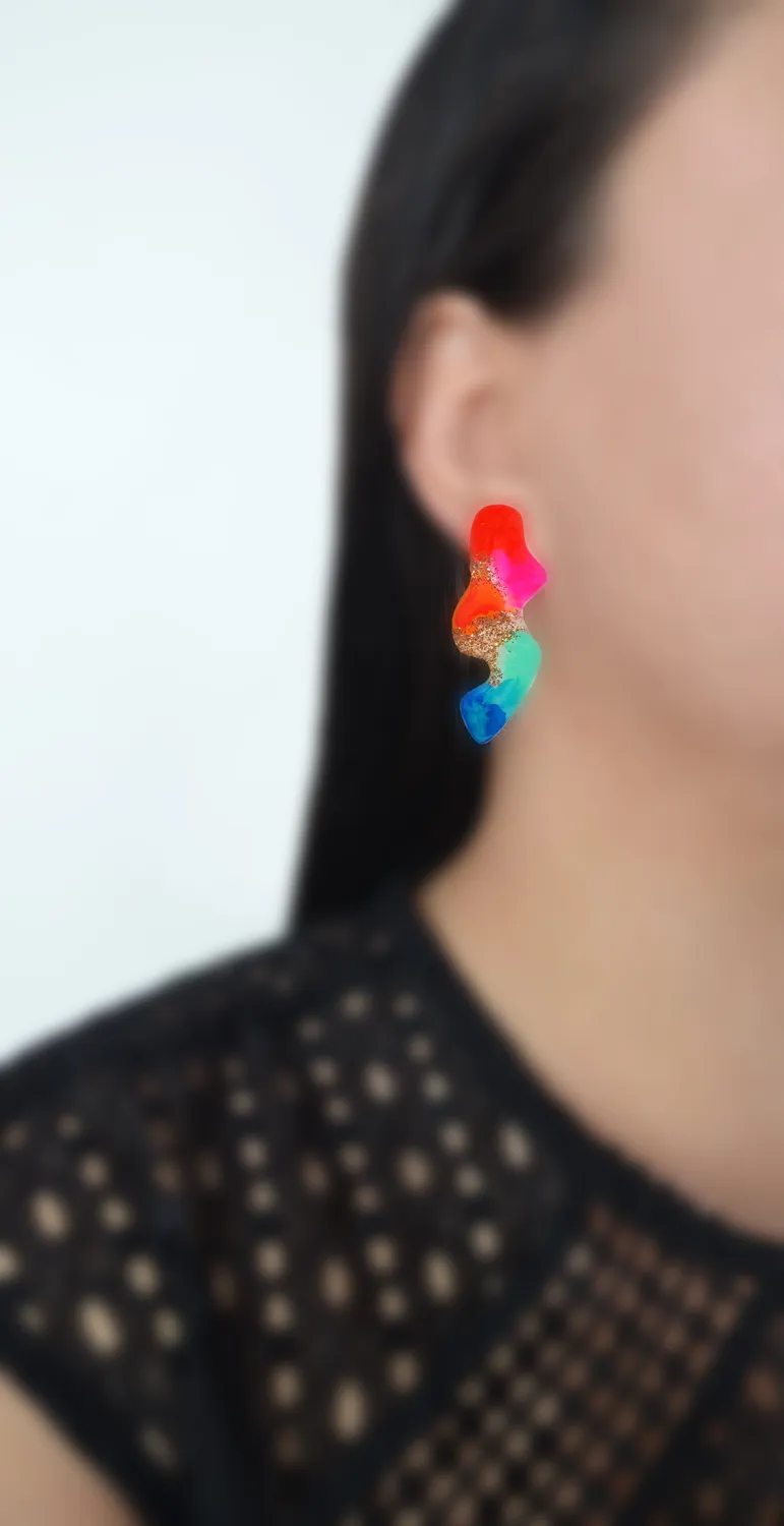 BooandBooFactory Rainbow Abstract Wavy Squiggle øredobber flerfarget