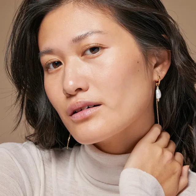 Enamel Adeline øredobber perle 63 mm gull