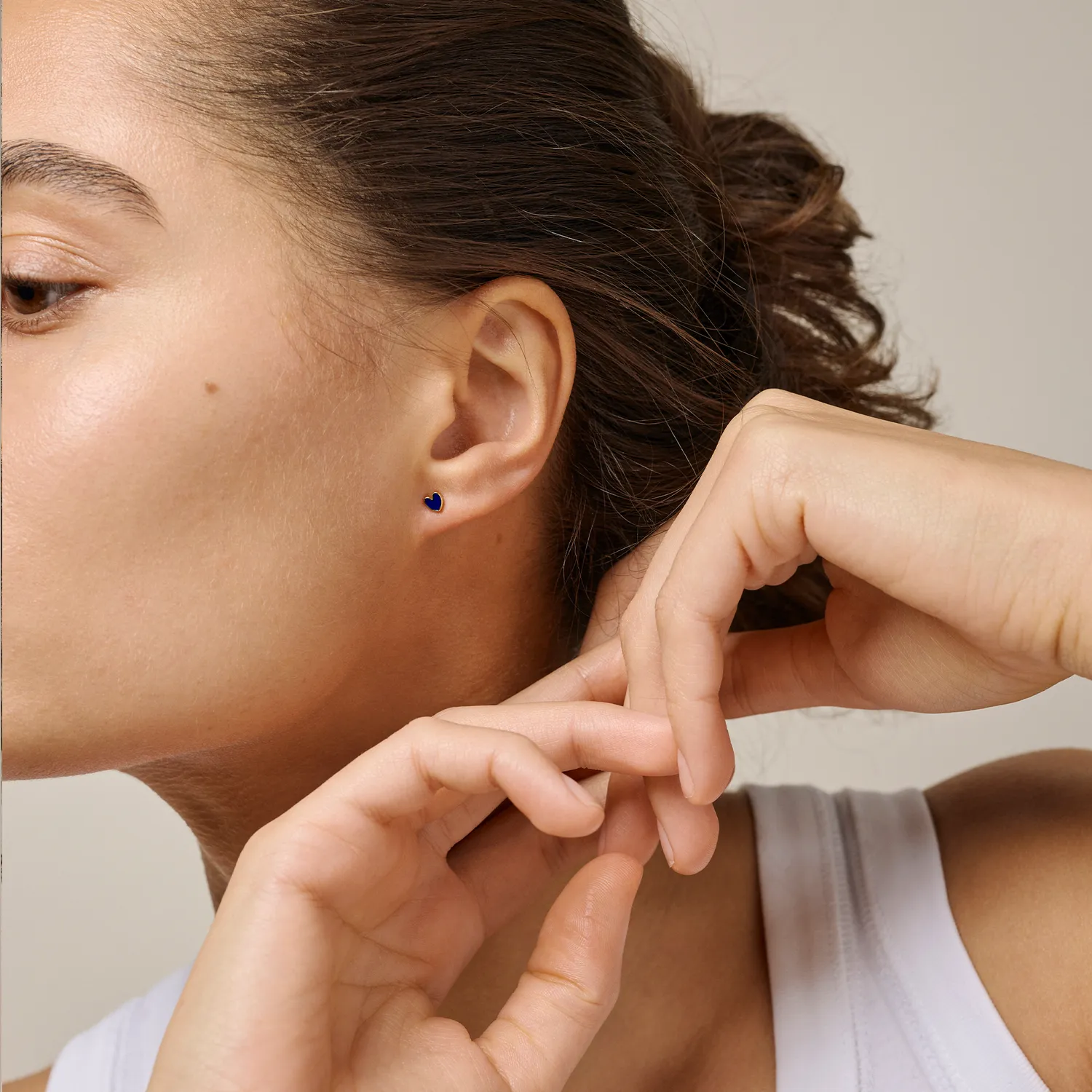 Enamel Amore ørestikker Indigo 4 mm hjerte