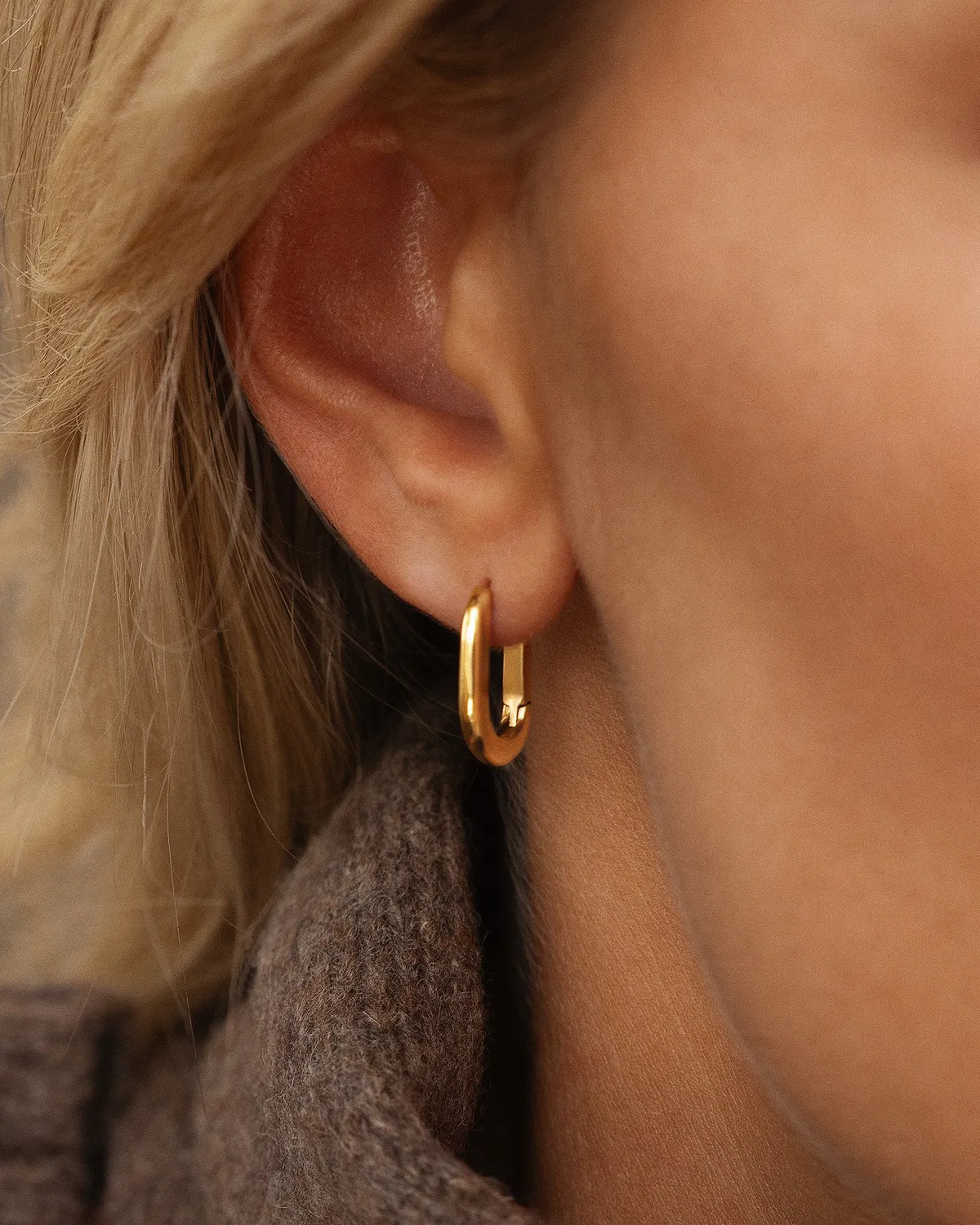 Mockberg Slim Small U-Hoops øredobber gull 14,5 mm