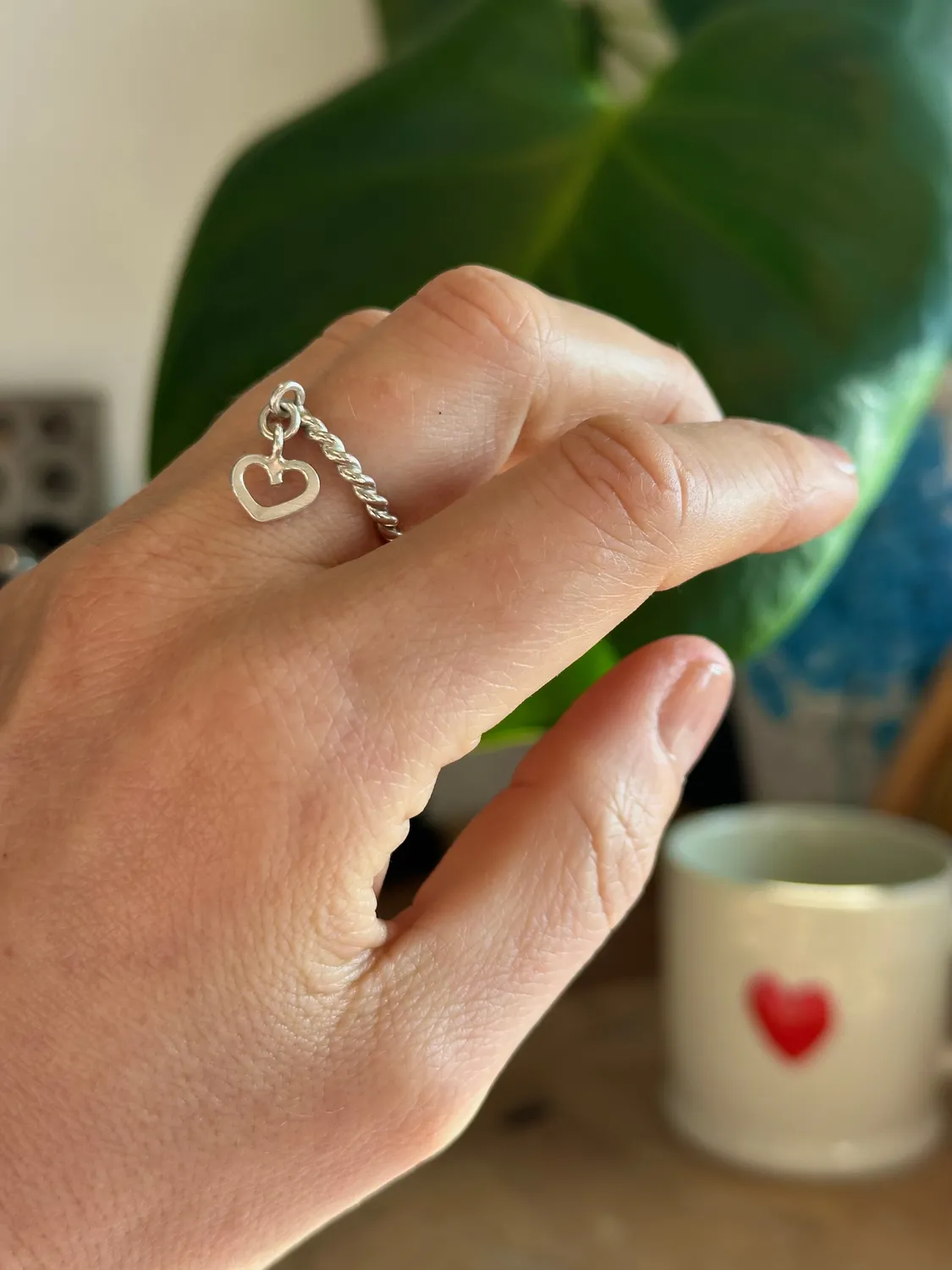 Sivia Åpent hjerte ring med charms sølv str 52