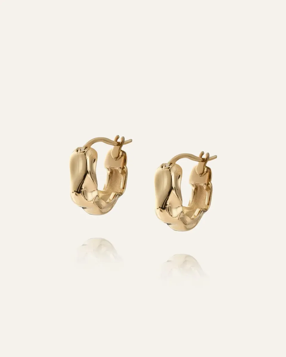 Mockberg Wavy bolded small hoops øredobber gull 16 mm