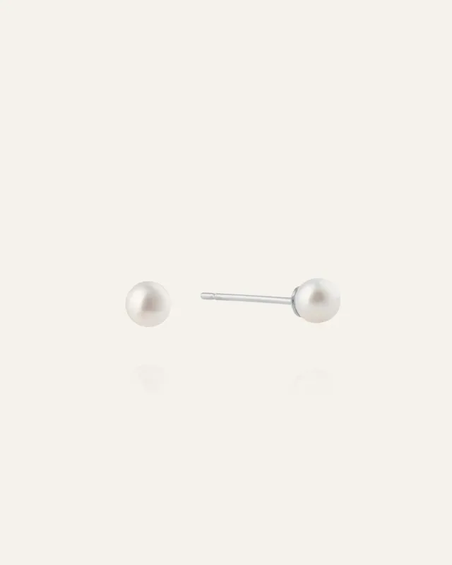 Mockberg Pearl Studs perleøredobber sølv 4 mm