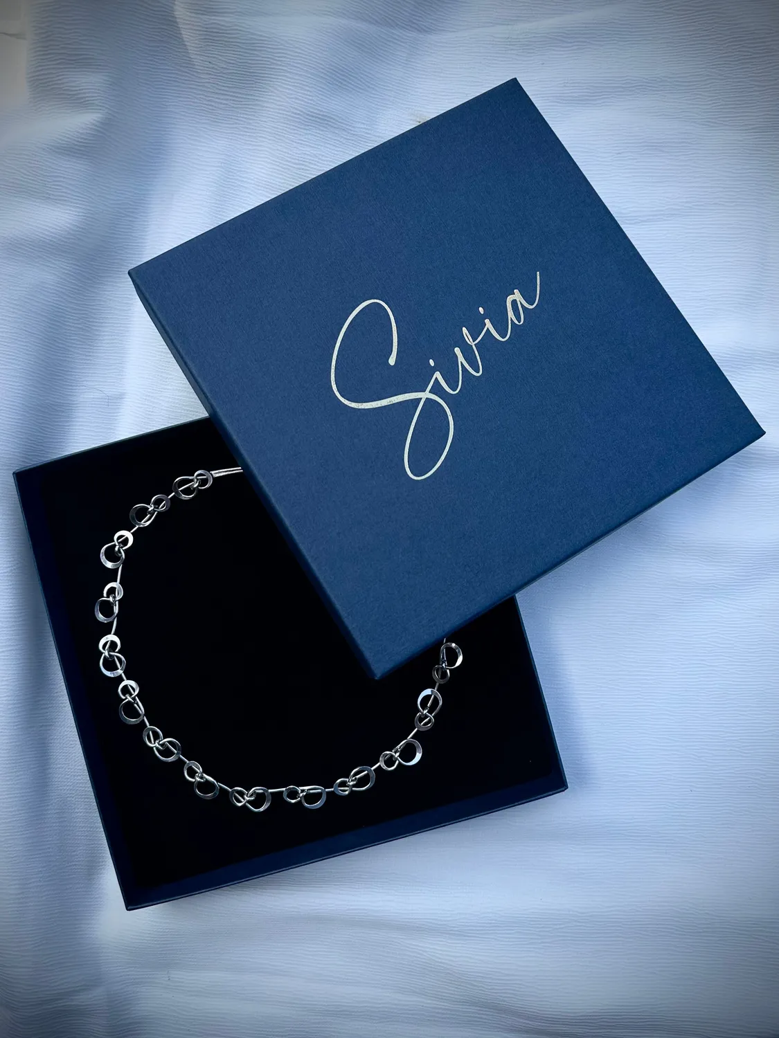 Sivia Smykkedesign Evigheten collier halssmykke sølv 42cm