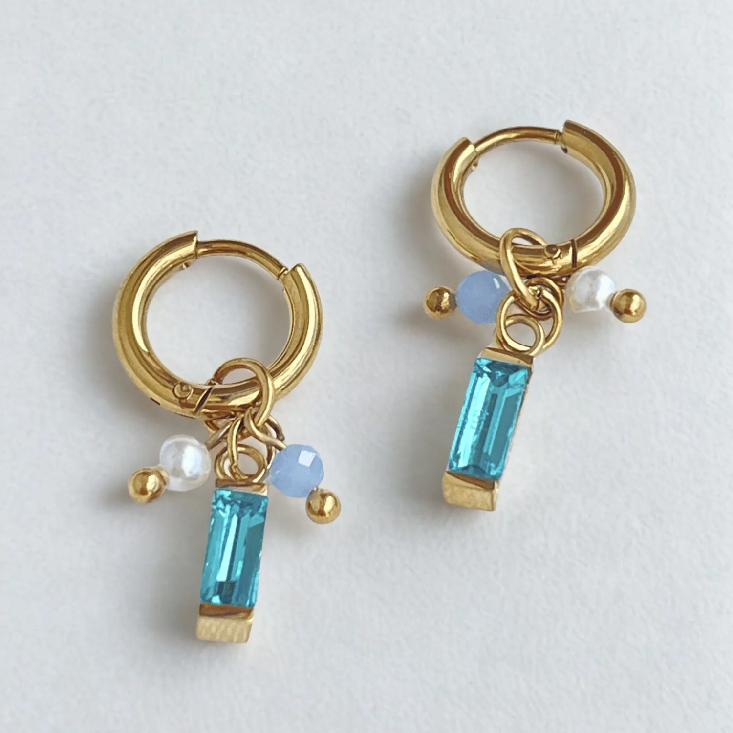 Mea Nani Ocean Whispers hoops havblå 14K gull