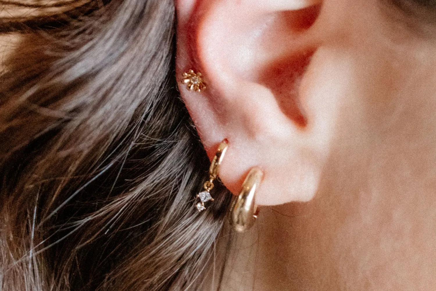 Eremis Estrella øredobber 10mm hvit zirkonia