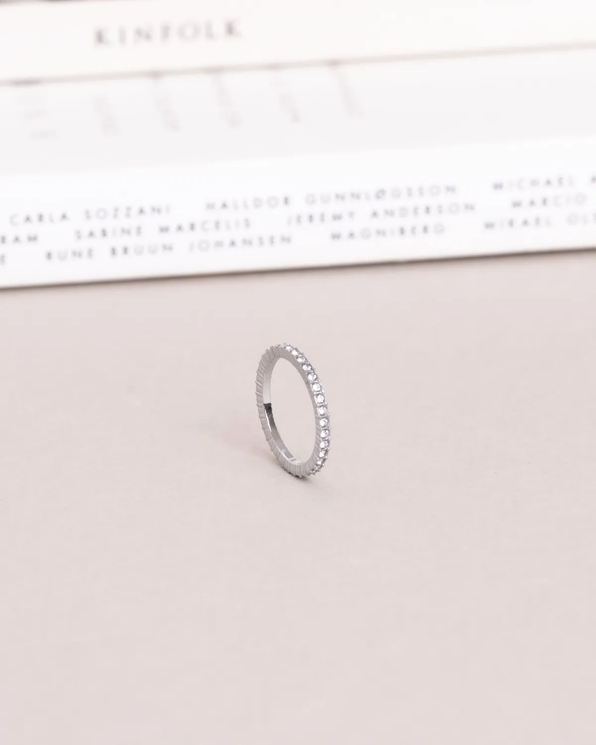 Mockberg Shiny Ring sølv 1,8 mm zirconia stablering