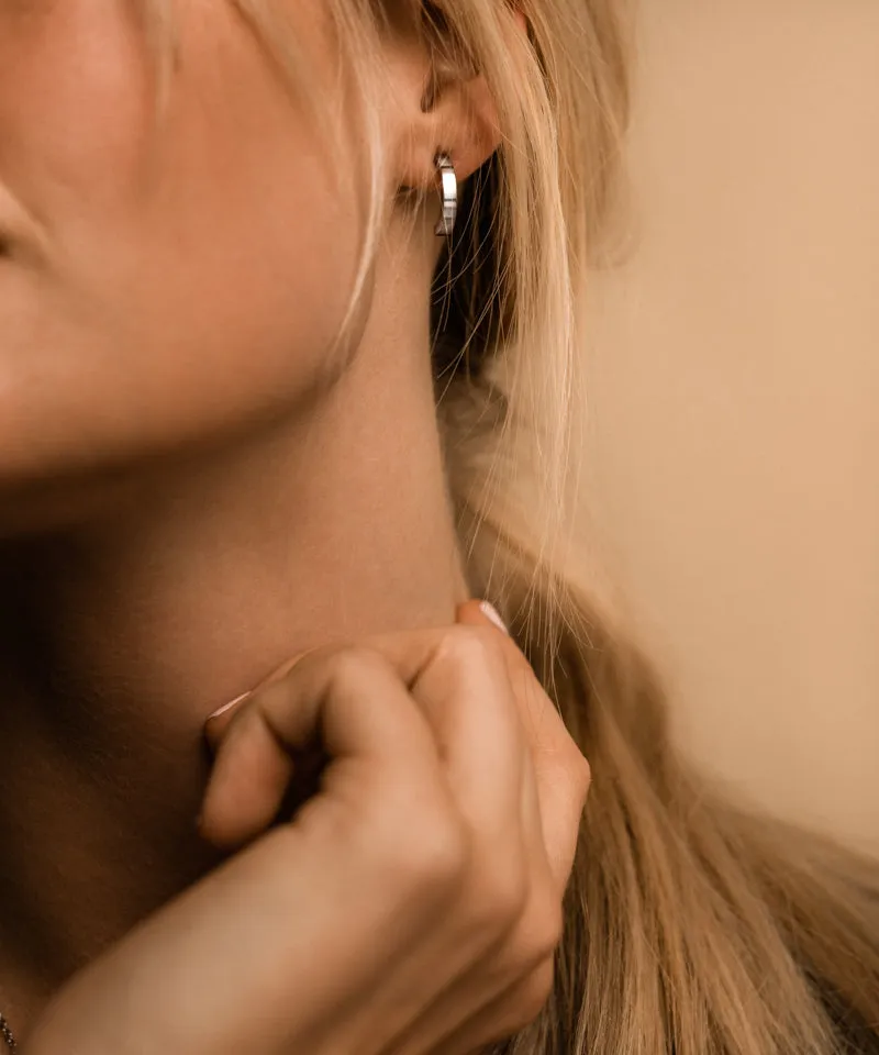 Blomdahl Pendant Plain Curved øredobber titan 10 mm