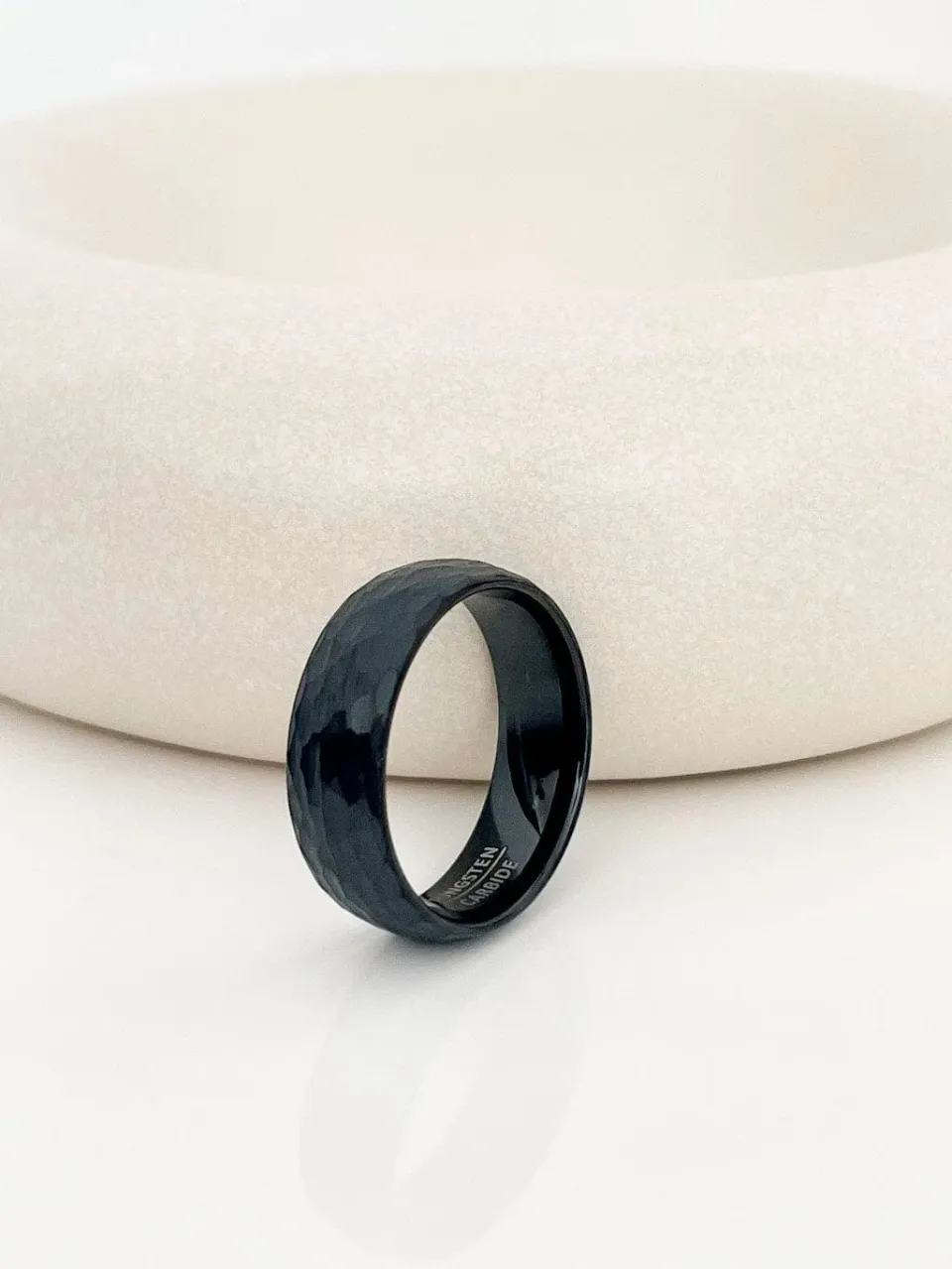 Mea Nani Jewellery svart tungsten carbide ring 8mm ripefri