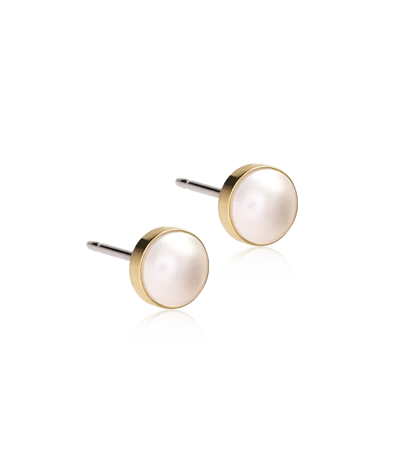 Blomdahl Bezel Pearl øredobb hvit 5 mm gull
