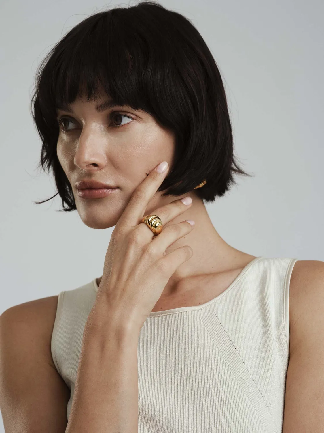 Mockberg Deco Bold ring gull 18K PVD størrelse 50