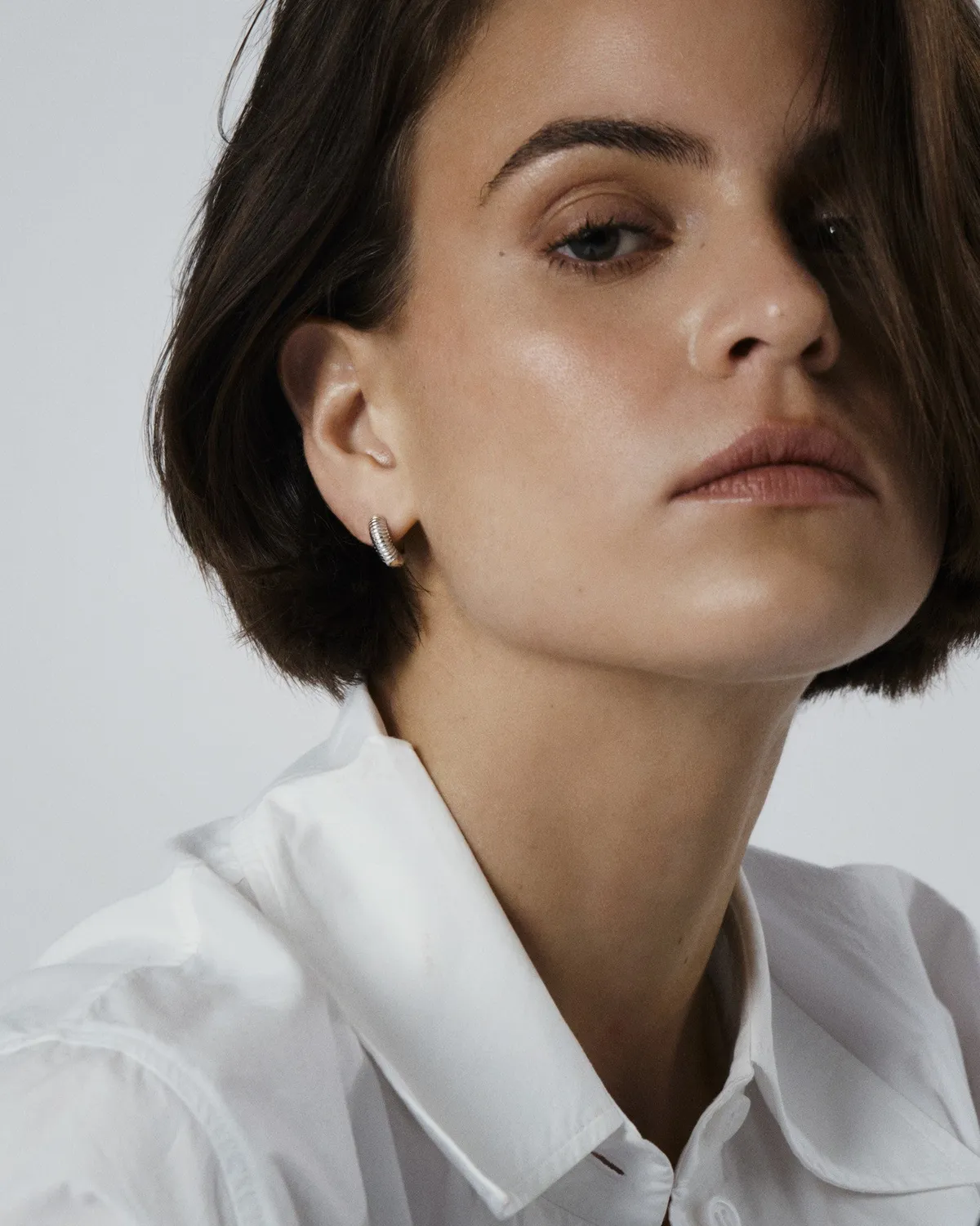 Mockberg Ribbed Hoops Small øredobber sølv stål
