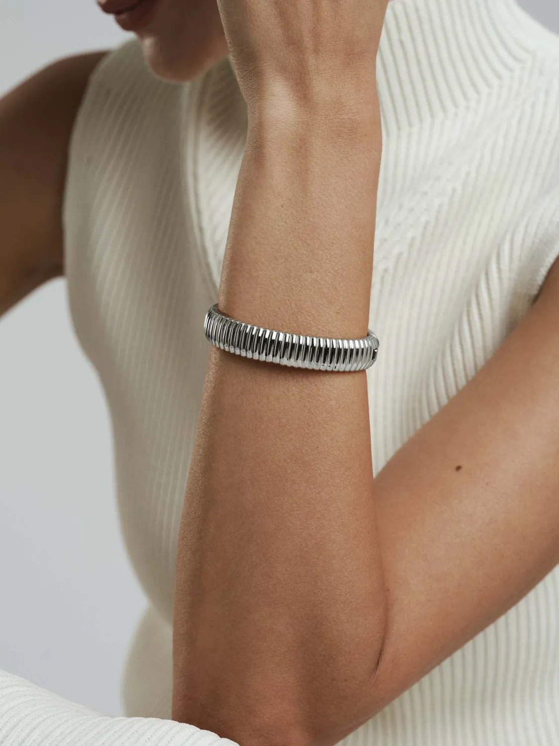 Mockberg Retro Ribbed Bangle armring sølv 160 mm