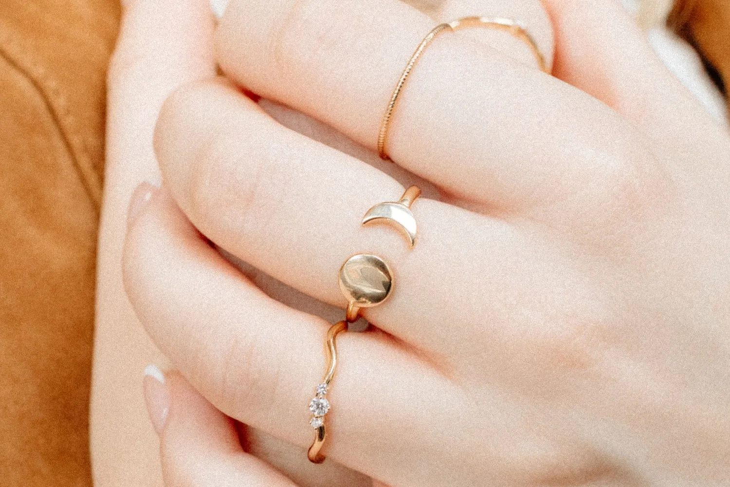 Eremis Lyra ring gull justerbar 18 karat