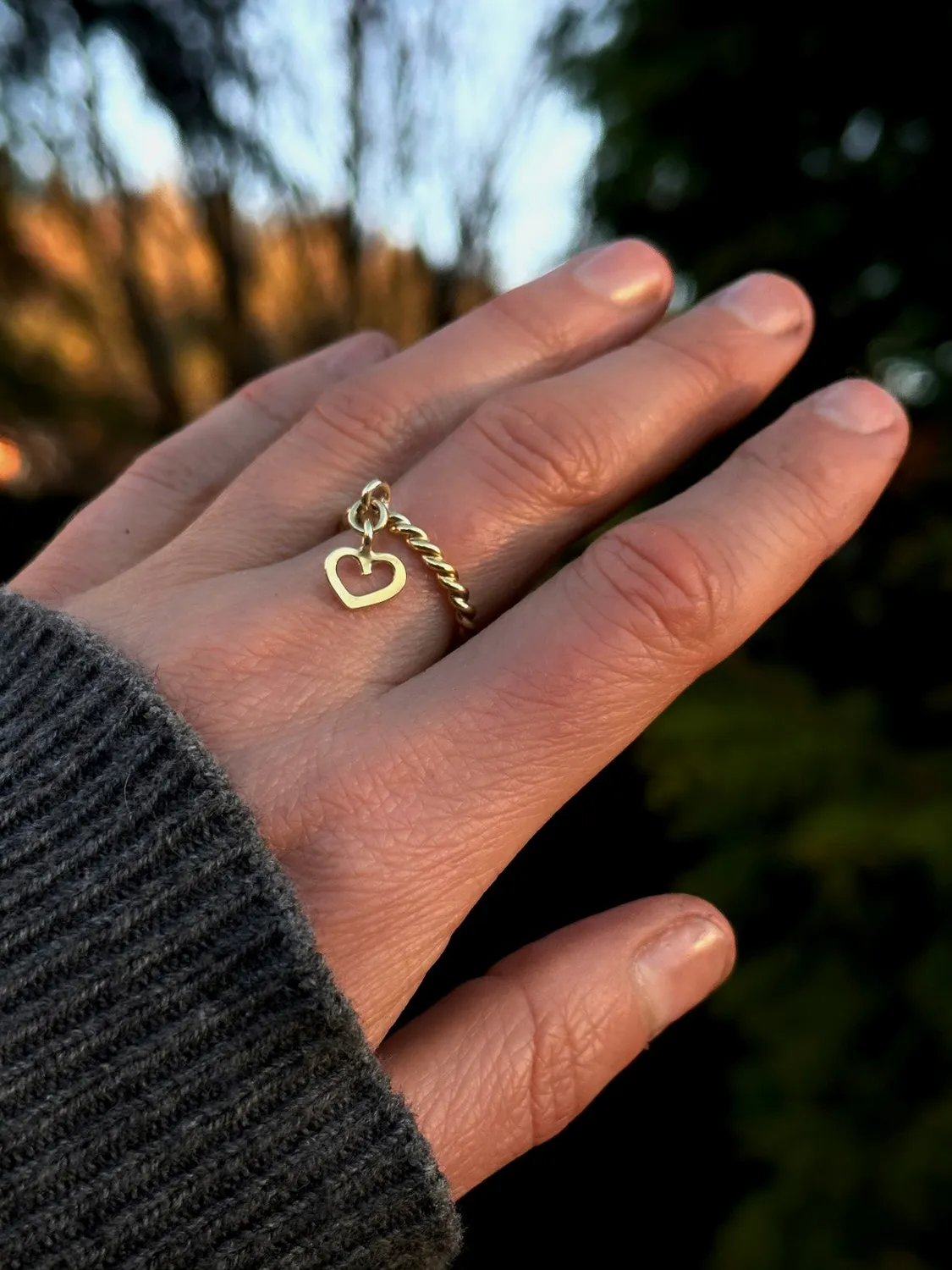 Sivia Åpent hjerte ring med charms sølv str 52