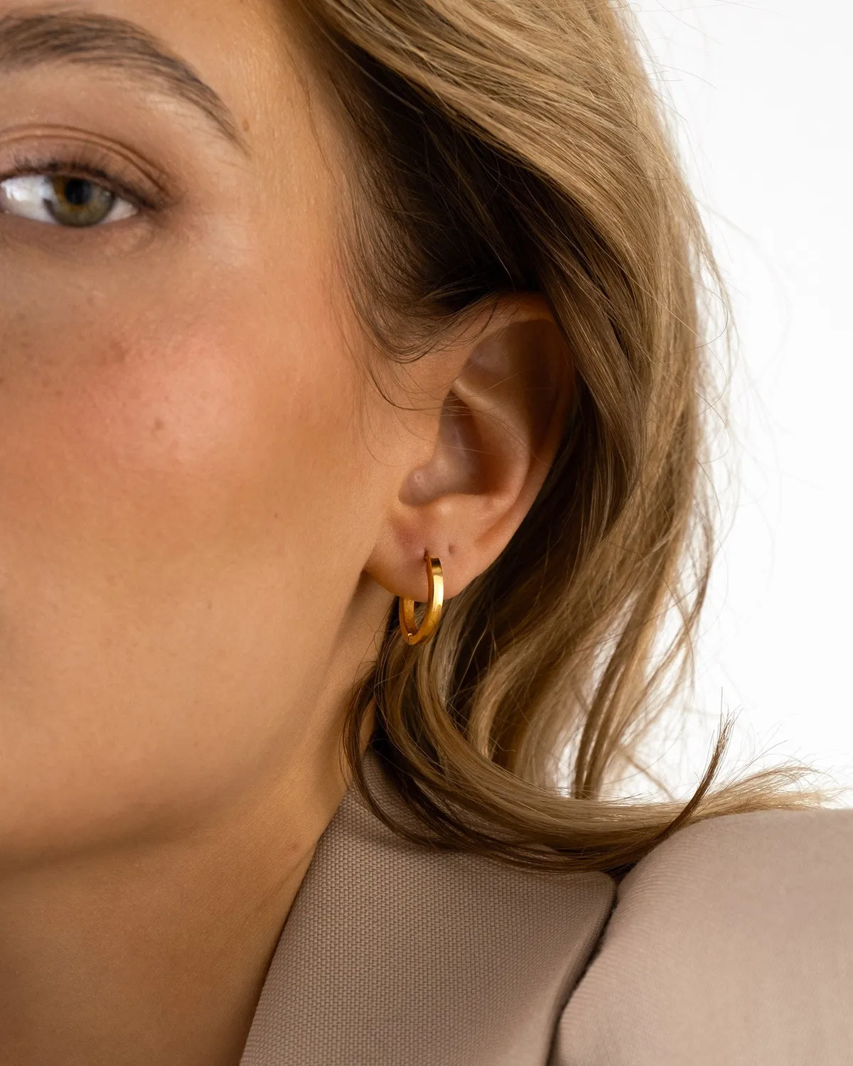 Mockberg Classic Hoops Medium øredobber gull 16 mm