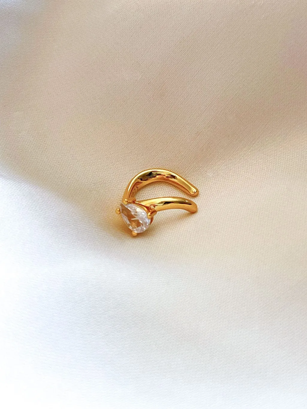 Mea Nani Alva ear cuff 18K gull zirkonia