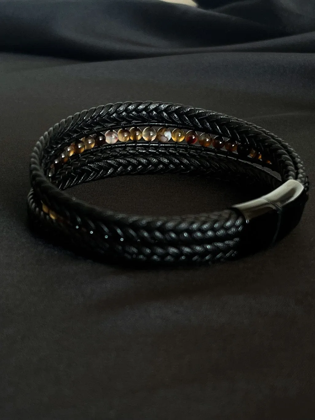 Mea Nani Milos herrearmbånd skinn tigerøye 22 cm