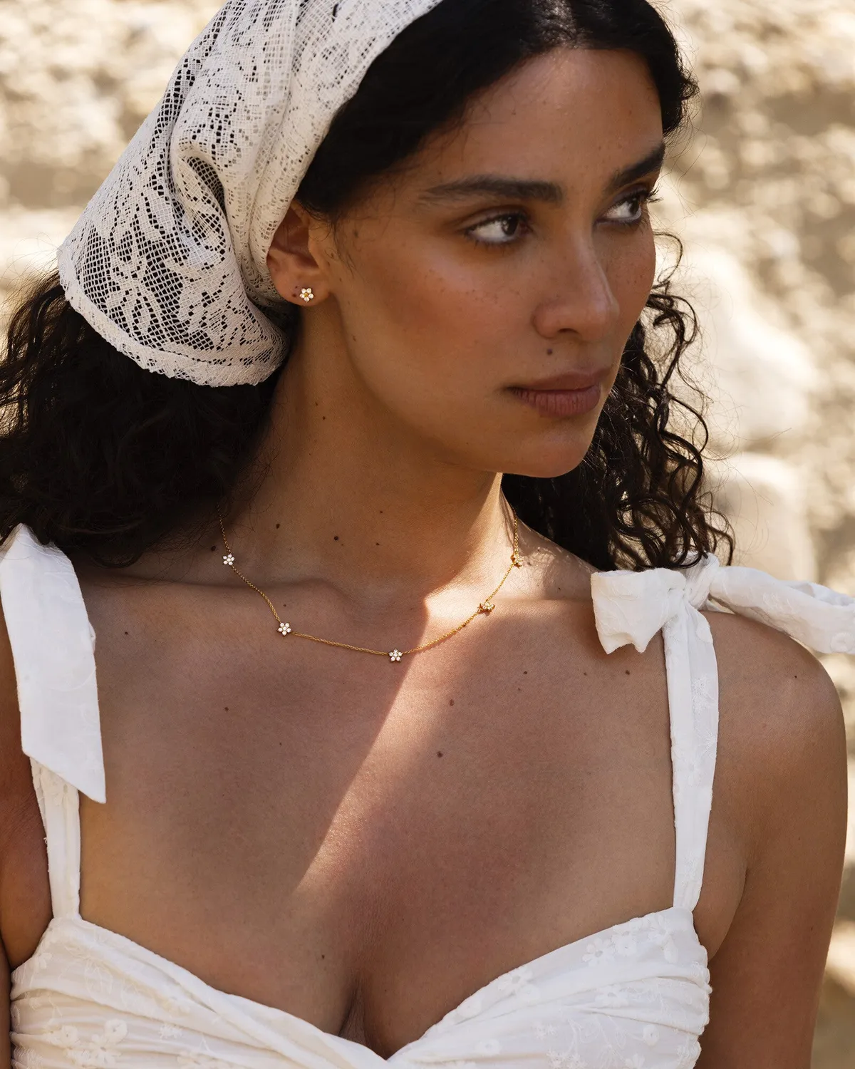 Mockberg Ellie Necklace halskjede gull blomster