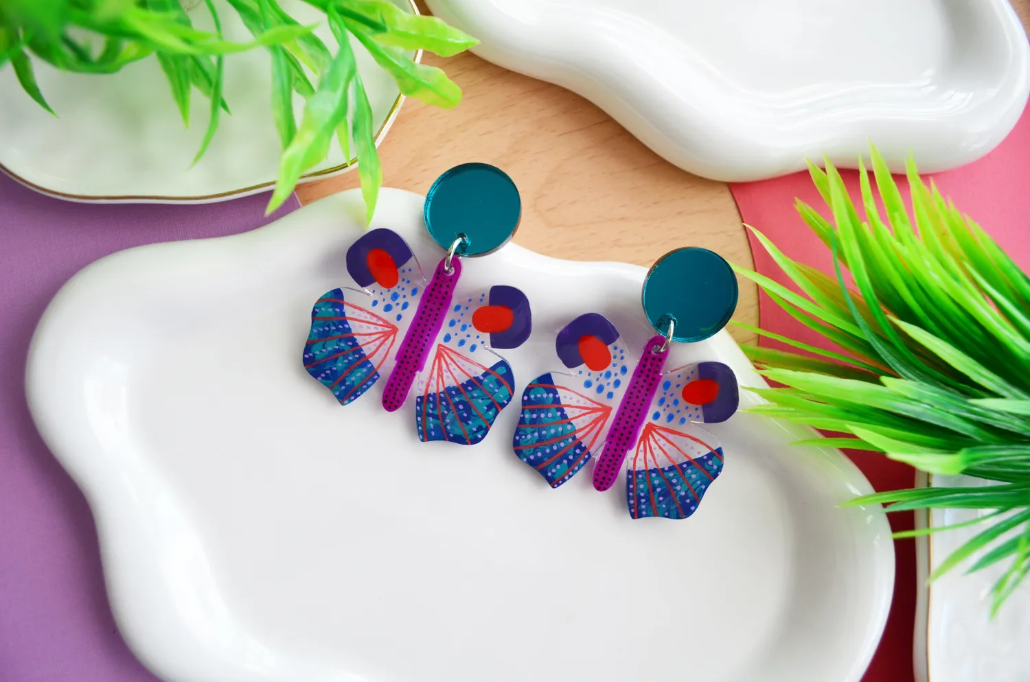 BooandBooFactory Colorful Purple Geometric Butterfly øredobber lilla