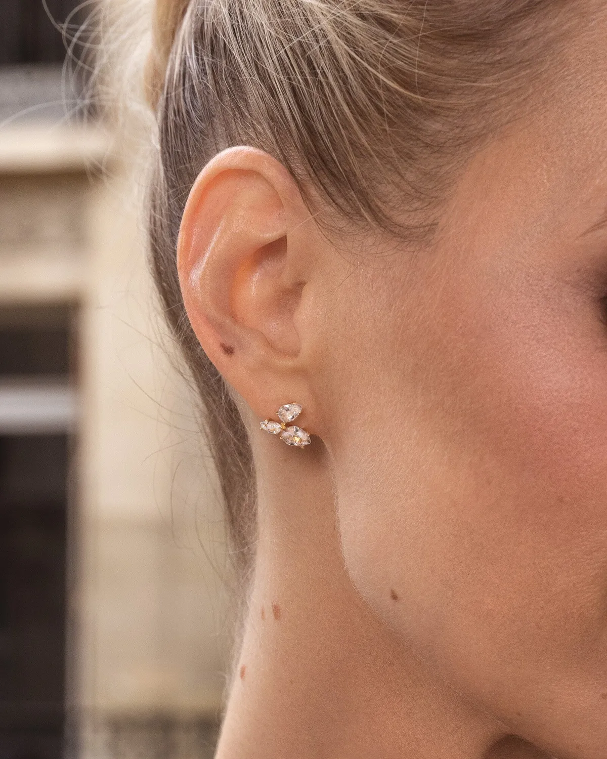 Mockberg Fleur Gold Studs øredobber gull blomst 11 mm