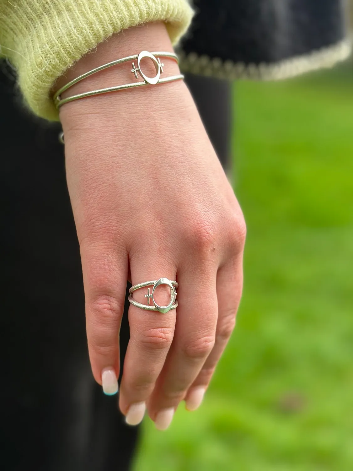 Sivia Femina armring sølv Small